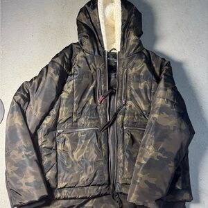 Bagatelle NYC Sport Camo Puffer Jacket Sherpa Hood Full Zip Women’s Coat Large